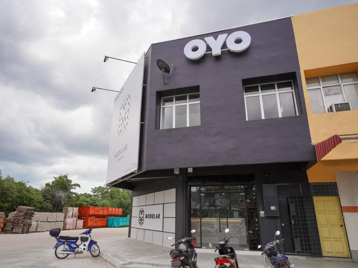 Oyo 89635 Modular Langkawi Capsule Hotel Padang Mat Sirat Екстериор снимка