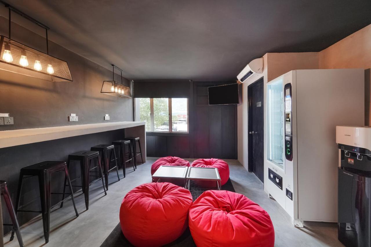 Oyo 89635 Modular Langkawi Capsule Hotel Padang Mat Sirat Екстериор снимка